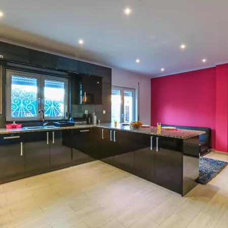 Kambu By Interhome بيت للعطل Quelfes